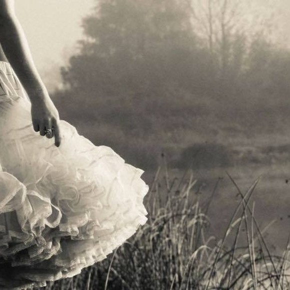 Meet your Posher, Hilary - Picture 1 of 1